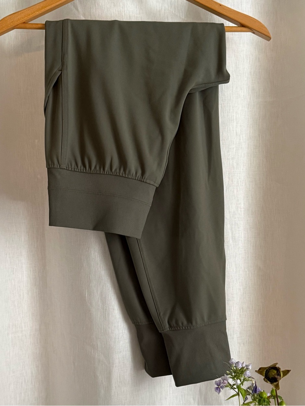 NWOT Athleta Cargo Jogger Pants S Army Olive Green High Rise Utility
